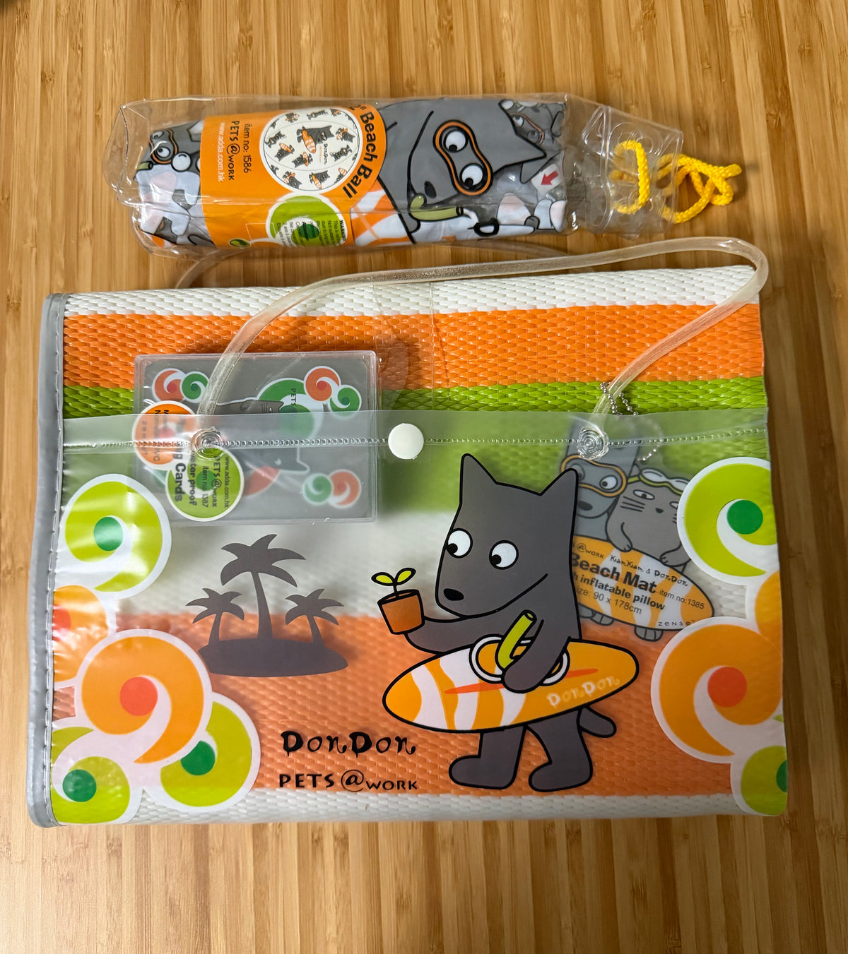 Beach mat set complete - mat, playing cards and floating ball